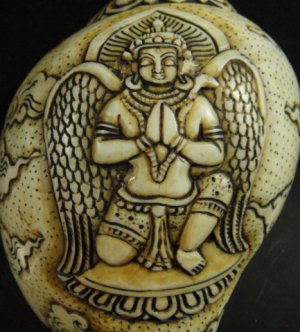 画像2: ◆チベット密教法具　法螺貝（シャンカ）ガルーダ像-1