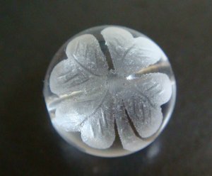 画像2: 天然石彫り水晶10mm玉☆四葉のクローバー＆アメジスト＆ラピスラズリのペアストラップ