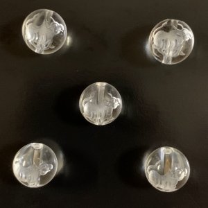 画像1: 天然石彫り水晶丑(うし)12mm玉  5粒セット