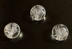 画像3: 天然石彫り水晶酉(とり)12mm玉  5粒セット