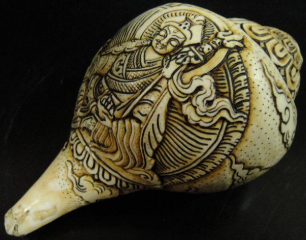 画像1: ◆チベット密教法具　法螺貝（シャンカ）パドマサンババ(グル・リンポチェ) (1)